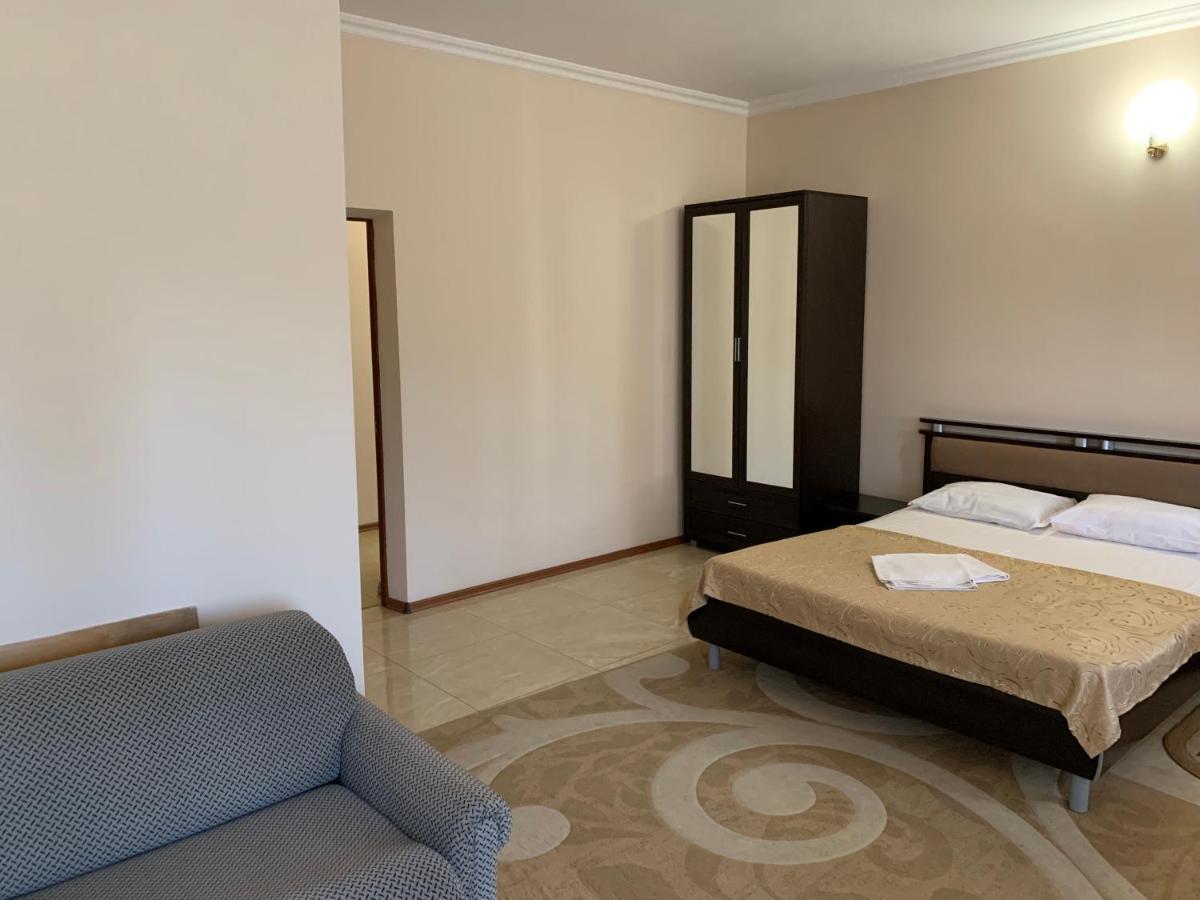 Guest House Aphyn Leto Гагра Экстерьер фото